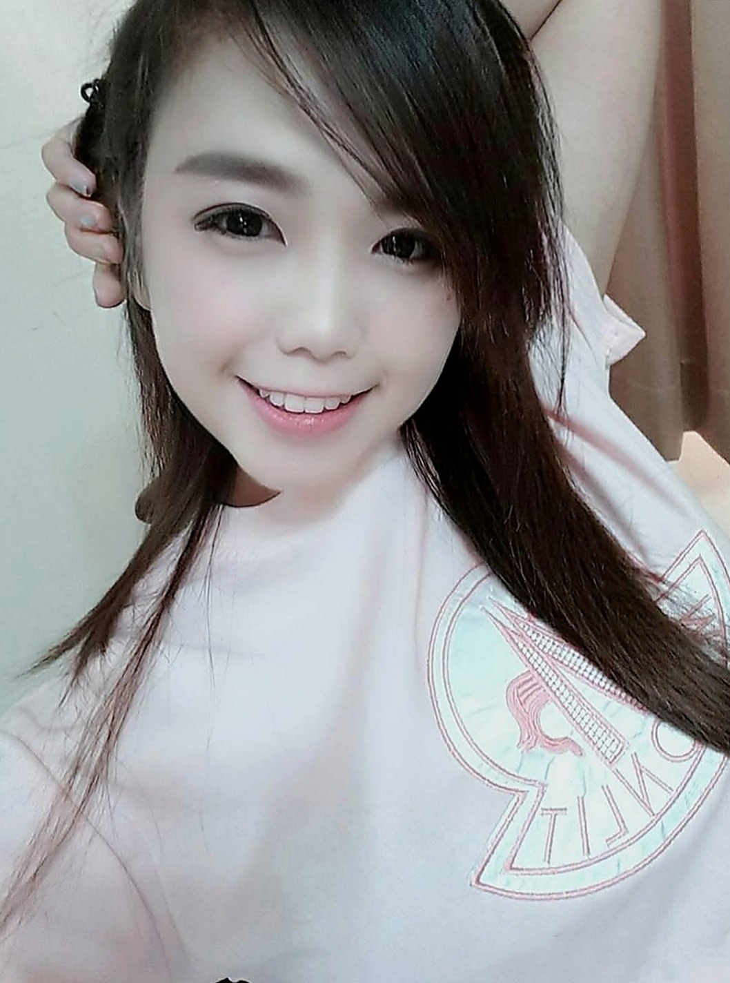 台北定點茶|小姐外出：吉祥 |氣質空姐|167cm|52kg|E罩杯|24歲|靚麗大眼妹 滿滿膠原蛋白 閃亮車頭燈  臉蛋清秀~大眼萌妹~甜甜的迷死妳唷~
